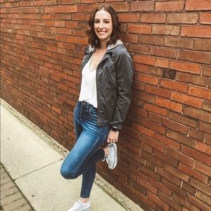 Meet your Posher, Lauren